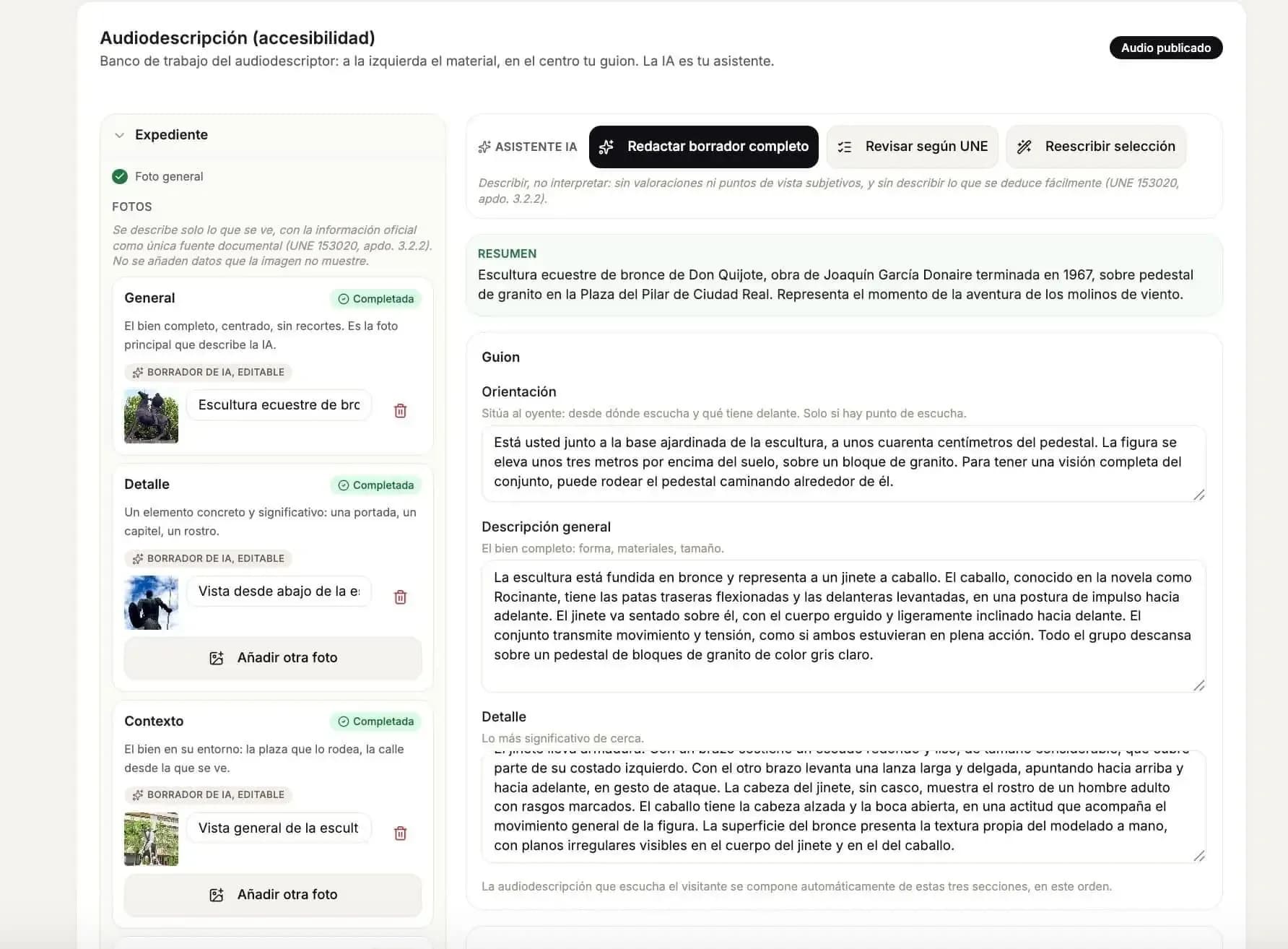 Panel de trabajo real del Asistente IA de audiodescripción (AD): expediente de fotos a la izquierda y guion estructurado en capas —orientación, descripción general y detalle— a la derecha, con avisos de incertidumbre marcados para revisión