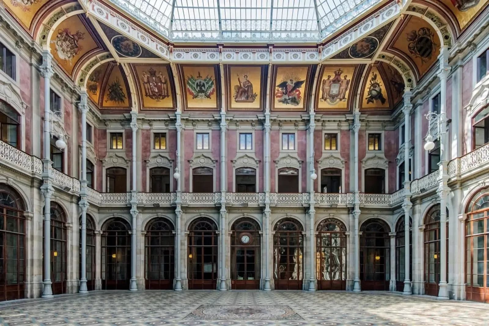 Patio interior del Palacio de la Bolsa, Oporto